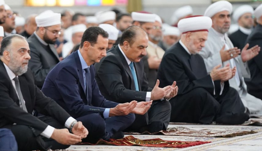 الرئيس السوري يؤدي صلاة عيد الفطر في رحاب جامع الحسن بدمشق